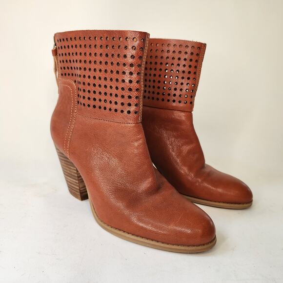 Nine West Hippy Chic Booties 7M Perforated Leather Brown Ankle Boot - Picture 2 of 9